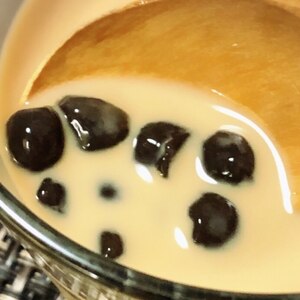 タピオカ入りデカフェミルクティー